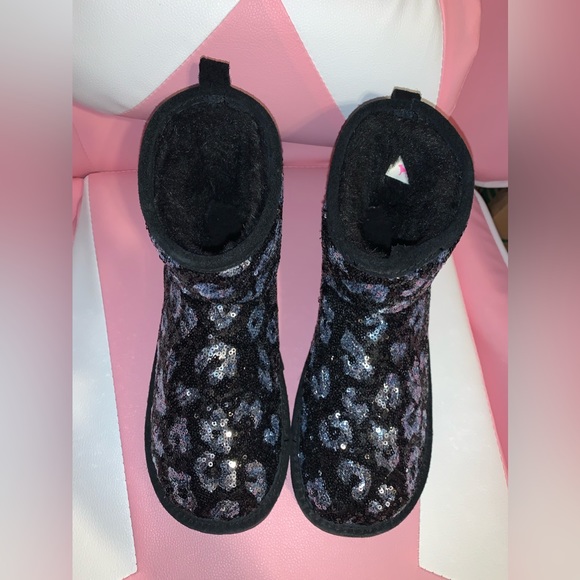 VS PINK Size LARGE 9/10 RARE HTF Cheetah Pattern Bling Faux Fur Lined Boots. - Picture 9 of 13